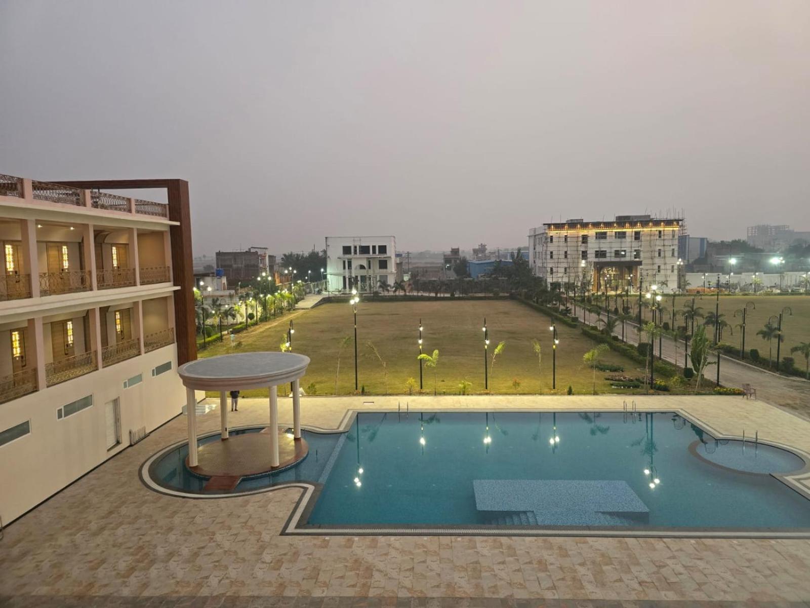 Nirvana Grand Hotel & Resort Гая Экстерьер фото