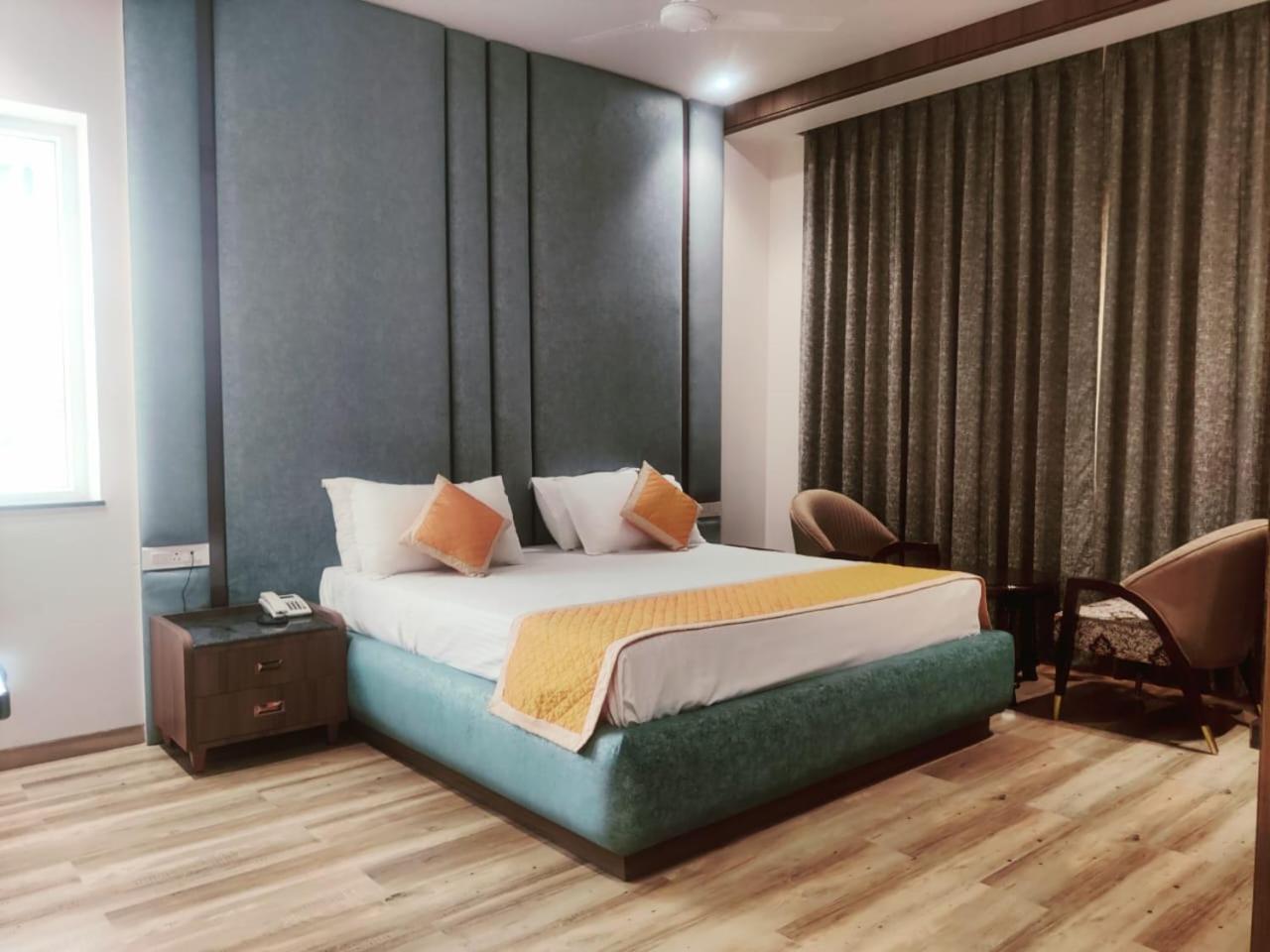 Nirvana Grand Hotel & Resort Гая Экстерьер фото