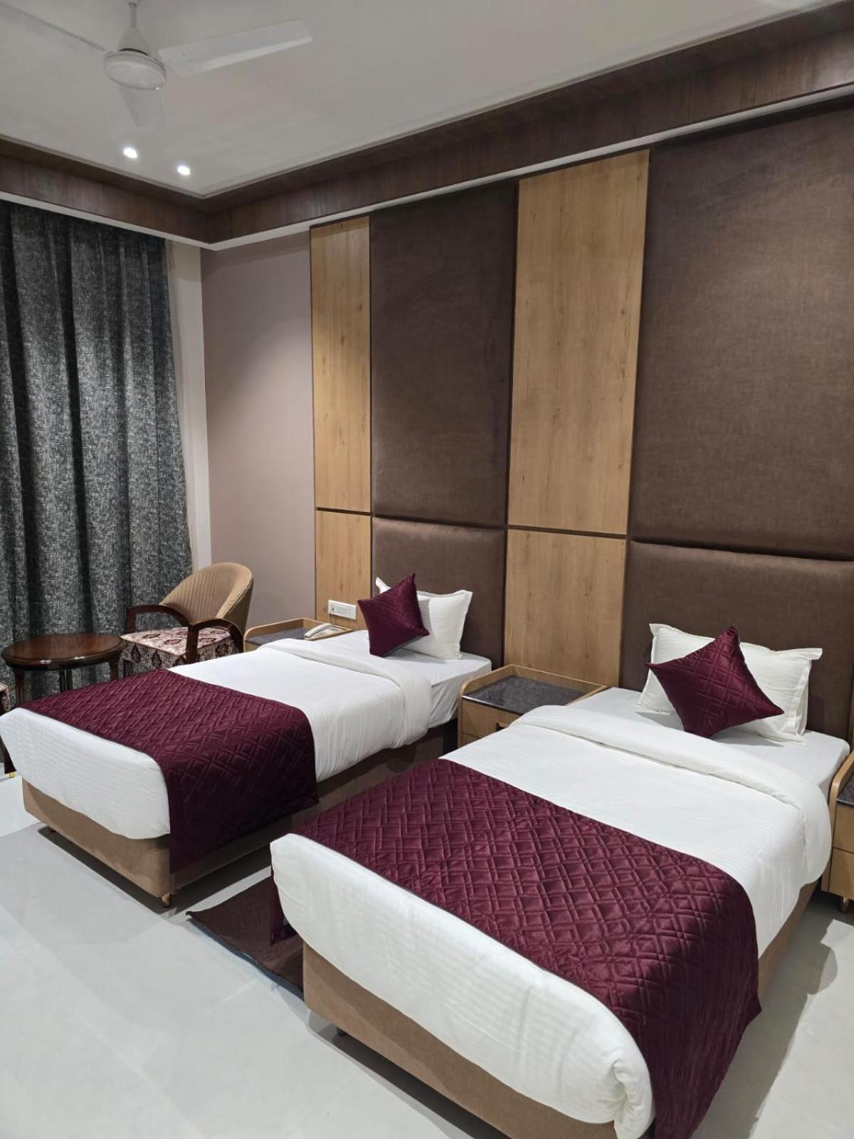 Nirvana Grand Hotel & Resort Гая Экстерьер фото