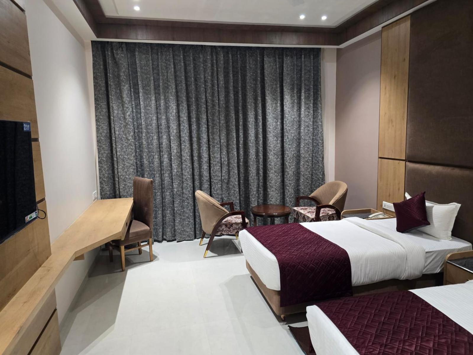 Nirvana Grand Hotel & Resort Гая Экстерьер фото